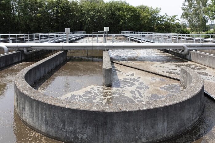 Alimentación de los microorganismos de tanques de aireación con oxígeno.